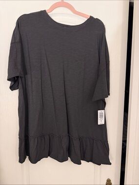 Torrid Festi oversized Ruffled Hem Short Sleeve Top Vintage Black Size 00X NWOT
